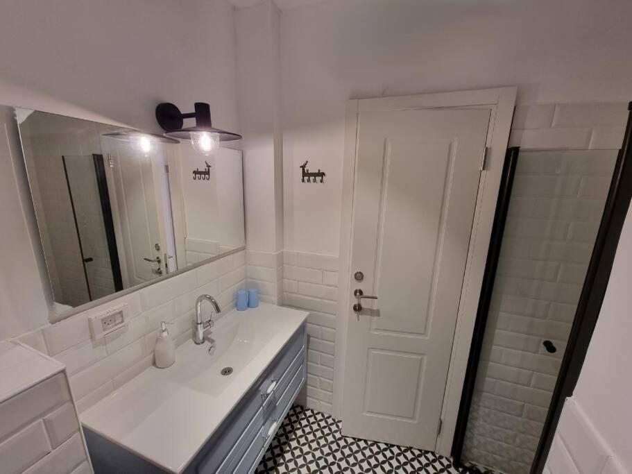 Beautiful 2-Bedroom Sea-View apartment Netanya Exterior foto